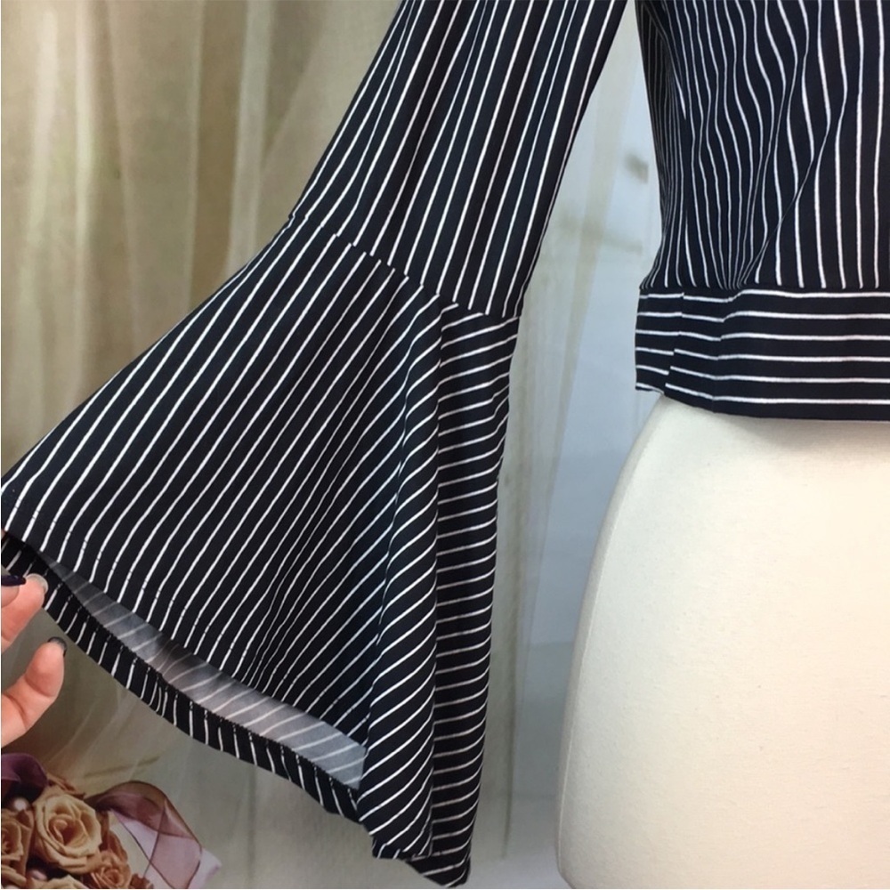 🆕 POLLY & Ester Striped Crop Top with Bell Sleeves XL Junior - Picture 2 of 6